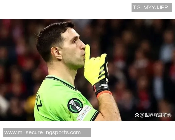 马丁内斯的传奇人生与足球事业：从球场新星到战术大师的蜕变之路